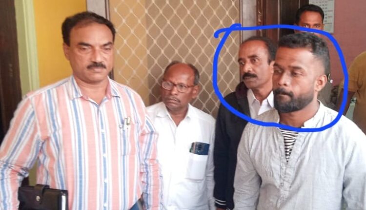 Assistant labor officer nabbed for taking bribe in ACB raids