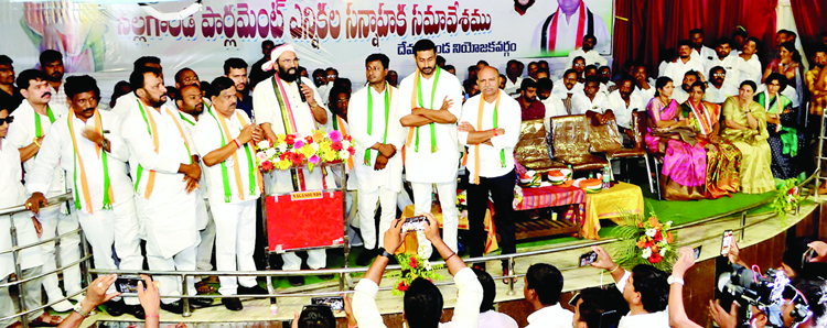 రాష్ట్రంలో కాంగ్రెస్‌కు 14 సీట్లు ఖాయం